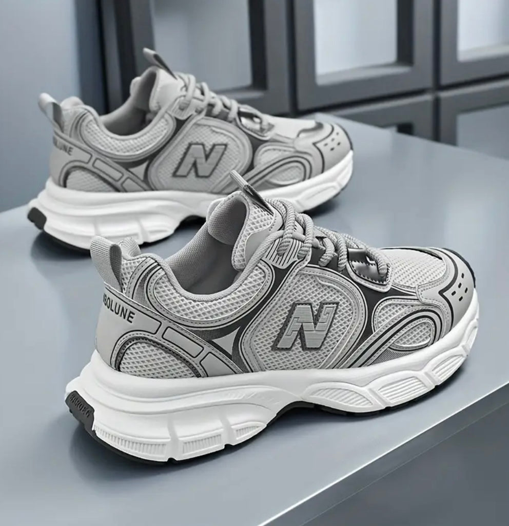 Scarpe sportive grigie: comfort e versatilità