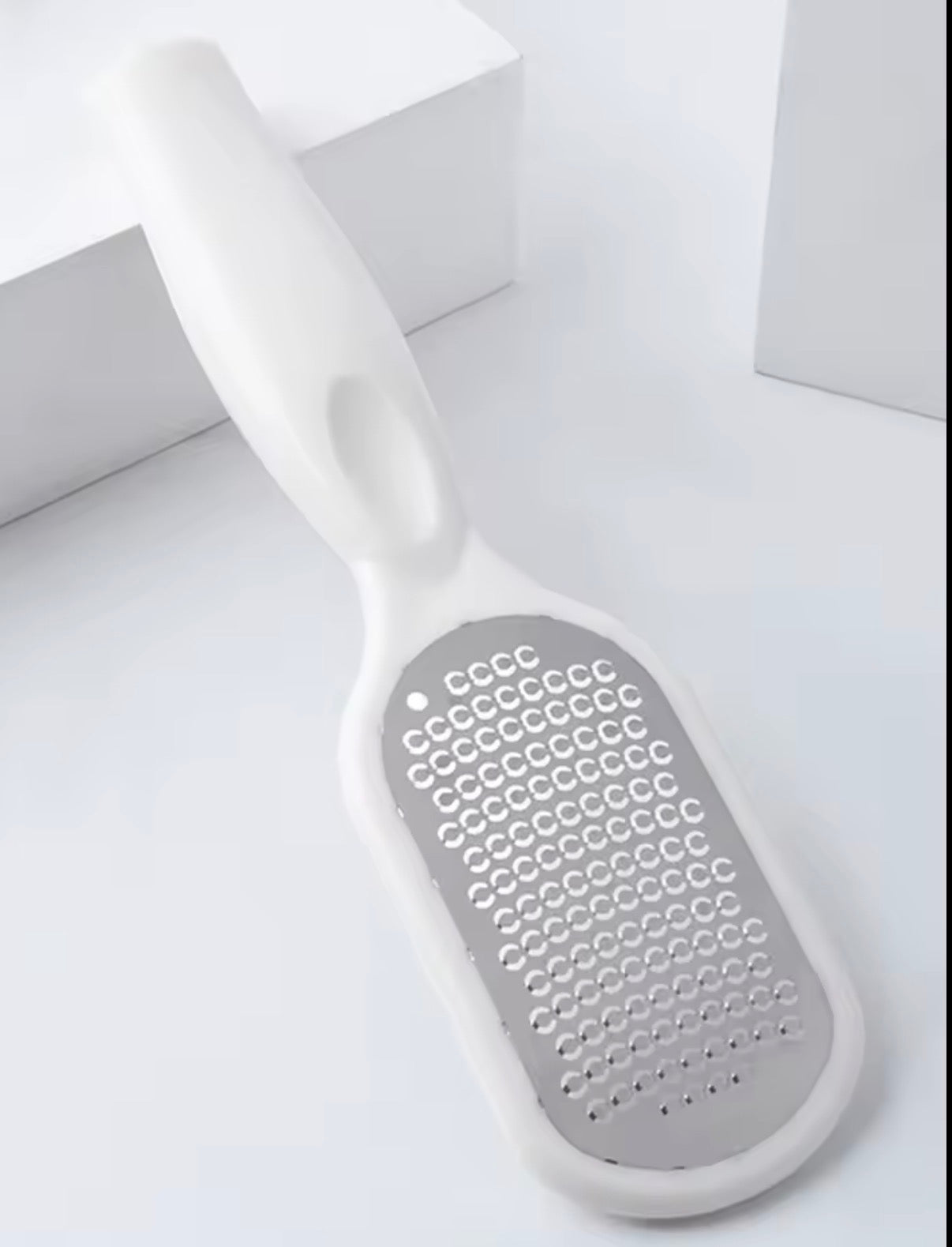 Strumento professionale per la cura dei piedi