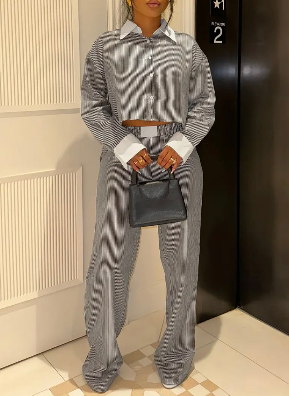 Completo da Donna - Camicia a Maniche Lunghe e Pantaloni a Gamba Larga