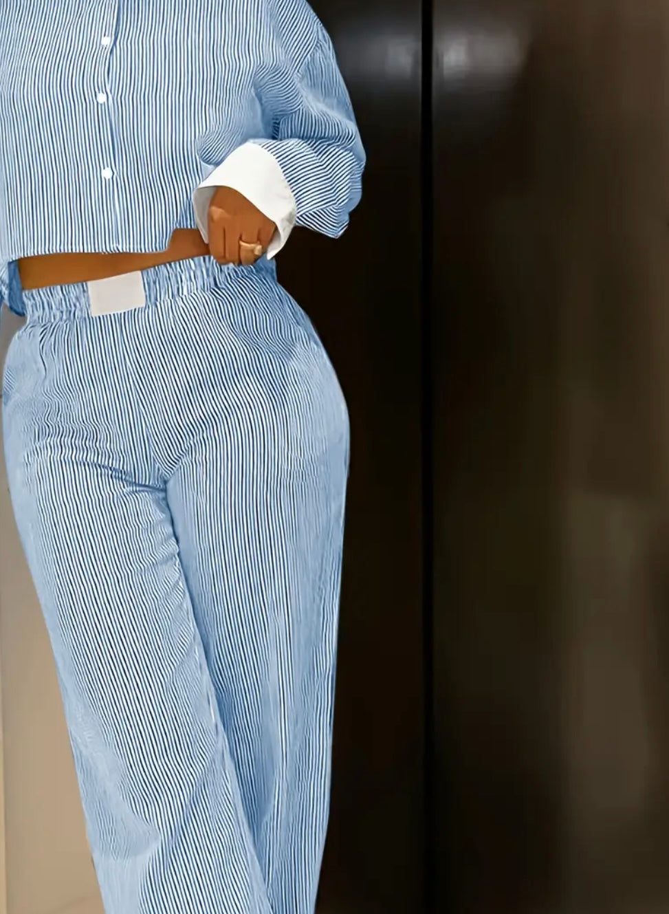 Completo da Donna - Camicia a Maniche Lunghe e Pantaloni a Gamba Larga