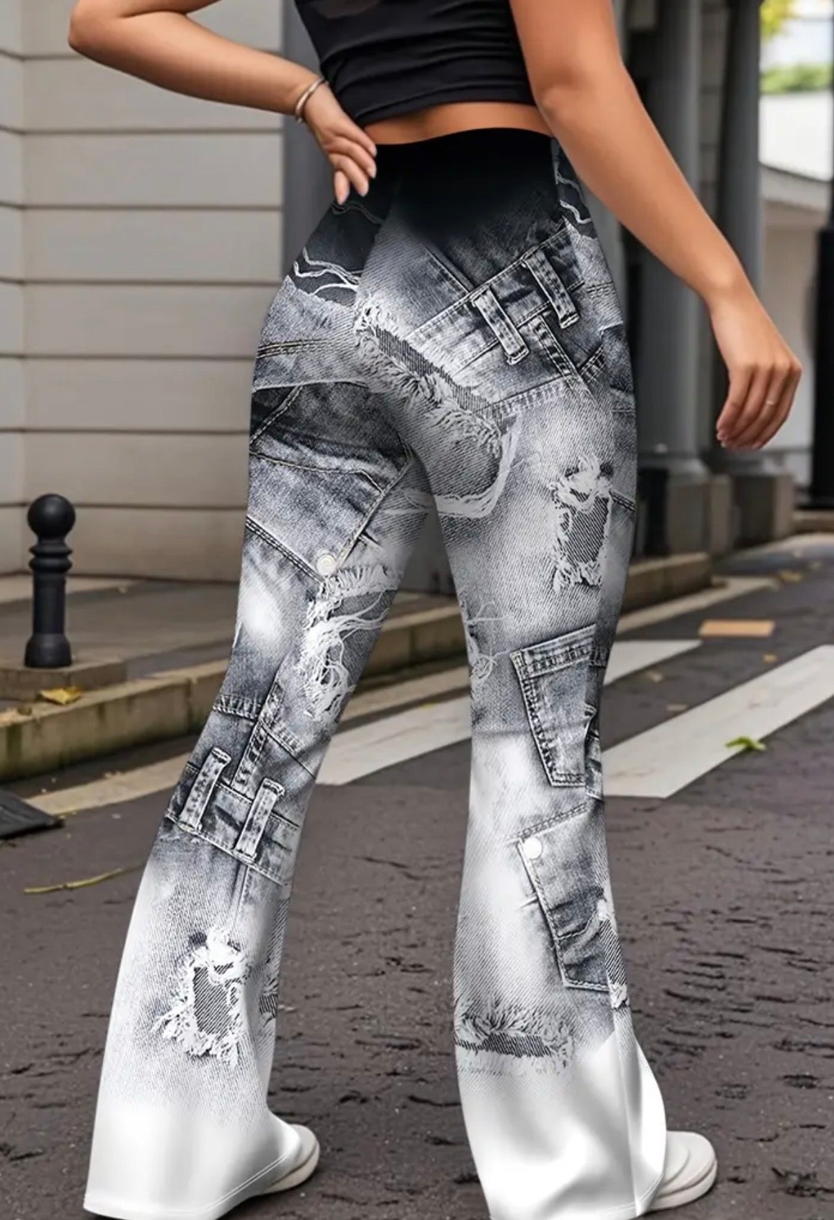 Pantaloni a zampa elasticizzati a vita alta alla