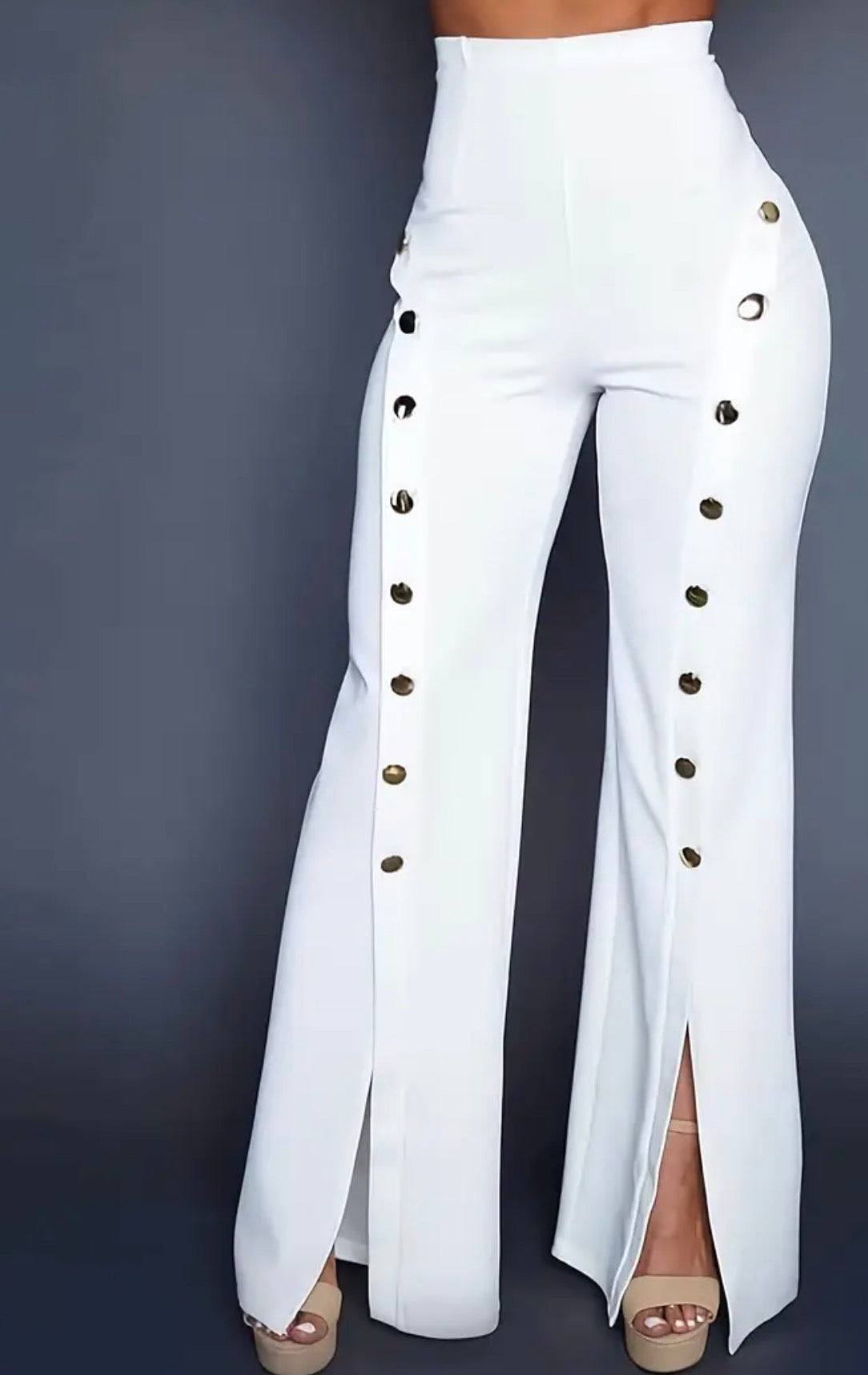 Pantaloni a gamba ampia con bottoni a tinta unita