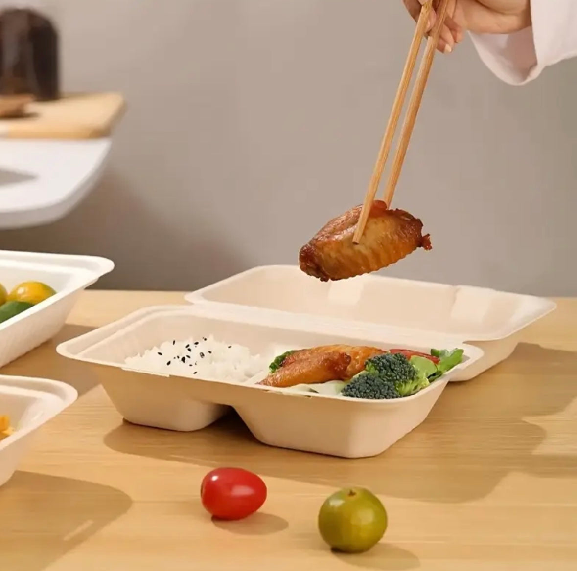 Scatole per il Pranzo Biodegradabili con 2 Scomparti – Con aggiunta le Posate in Bambù