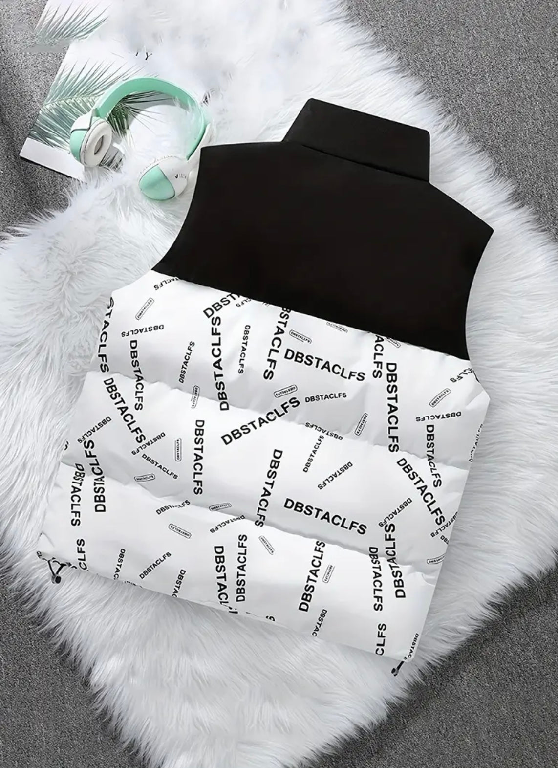Gilet Bianco da Uomo con Collo Alto – Eleganza Moderna e Versatilità